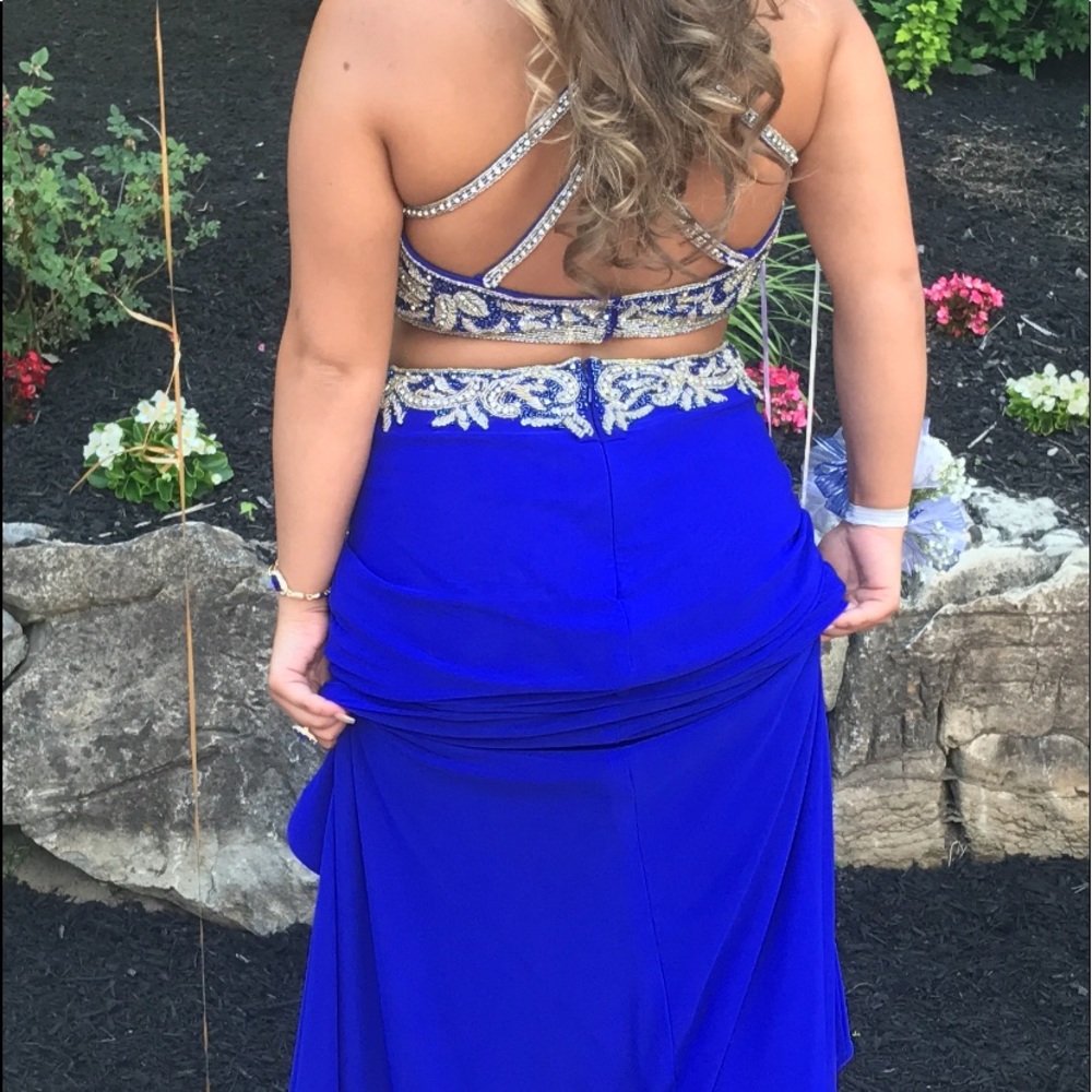 Prom/ evening gown - Picture 2 of 2